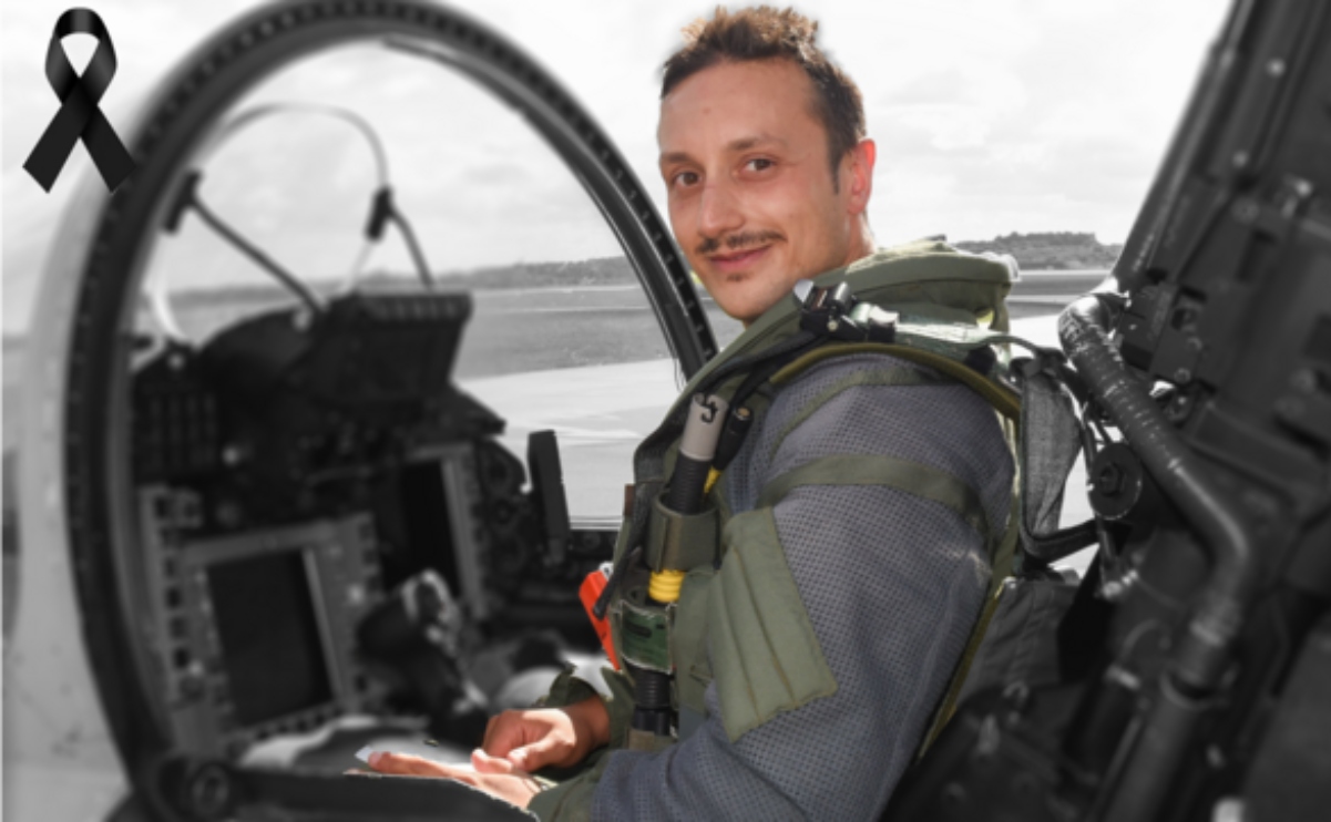 Per la famiglia del pilota morto a bordo dell’Eurofighter precipitato a Trapani, la causa è stata un’avaria