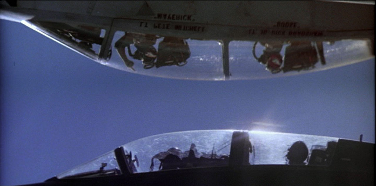 Istruttore TOPGUN che prese parte alle riprese del celebre film del 1986 racconta com’è stata girata la scena in cui l’F-14 di Maverick e Goose è in “volo rovesciato sul MiG-28”