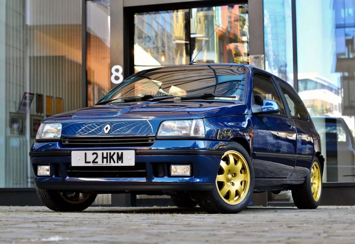 Una leggendaria Renault Clio Williams splendidamente restaurata sarà presto offerta all’asta
