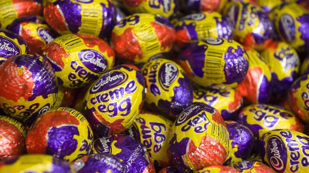 Un uomo è stato condannato in Gran Bretagna per aver rubato quasi 200.000 uova di cioccolato
