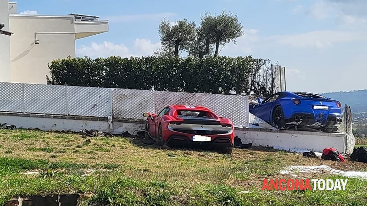 [Video] Imitano i Cugini Bo e Luke della serie televisiva Hazzard e distruggono 2 Ferrari contro il muro di una villa
