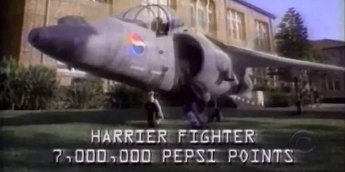 Il ragazzo che fece causa alla Pepsi perché voleva un caccia Harrier