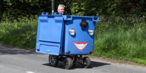 La storia del pluridetentore di record mondiali che ha costruito un bidone della spazzatura motorizzato La storia del pluridetentore di record mondiali che ha costruito un bidone della spazzatura motorizzato