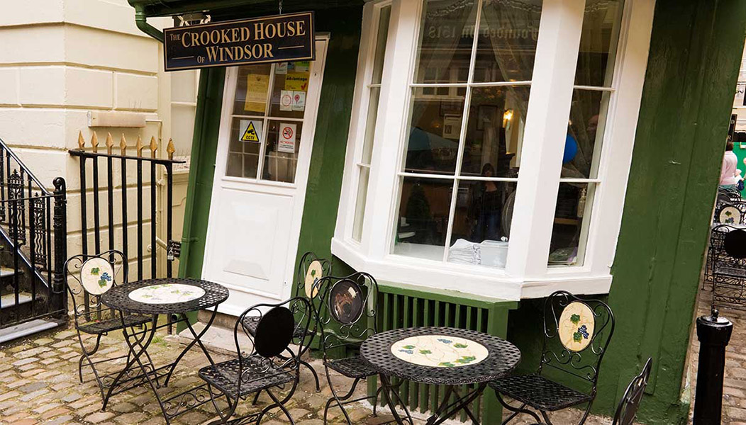 the crooked house La casa storta Windsor