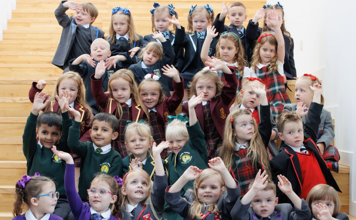 17 coppie di gemelli si preparano a frequentare tutte lo stesso istituto scolastico in Scozia