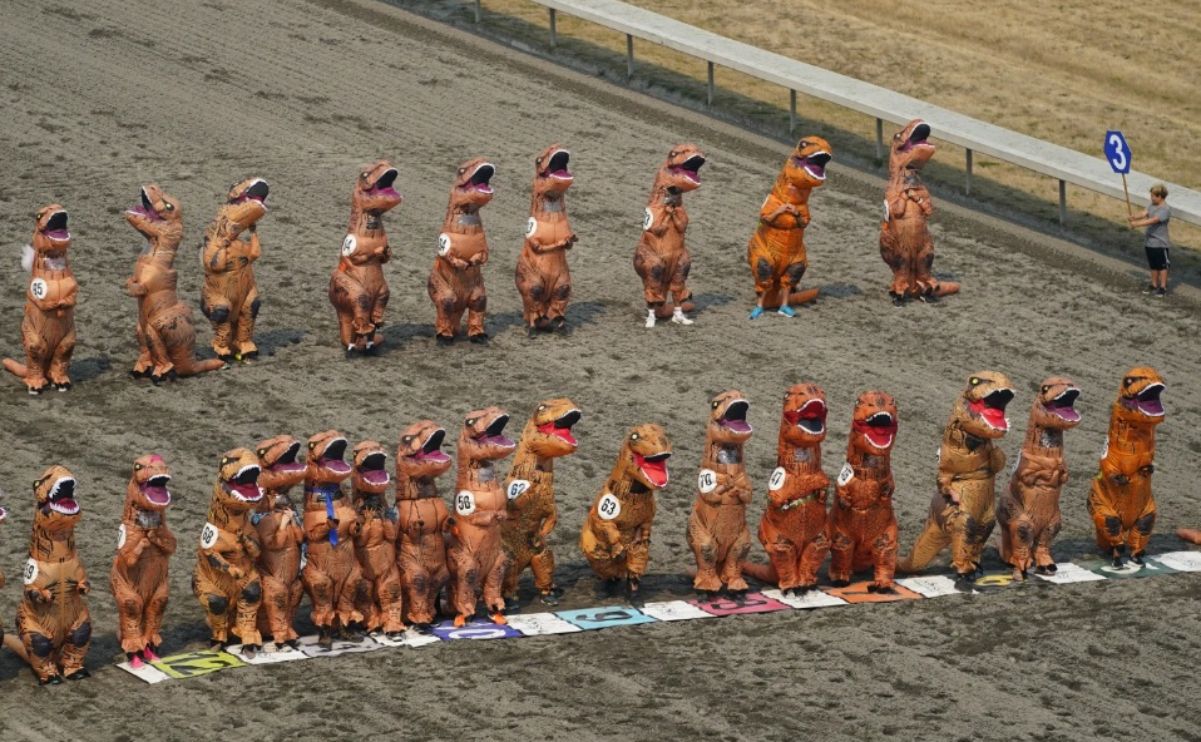 Queste foto dei campionati mondiali di T-Rex 2023 sono semplicemente esilaranti