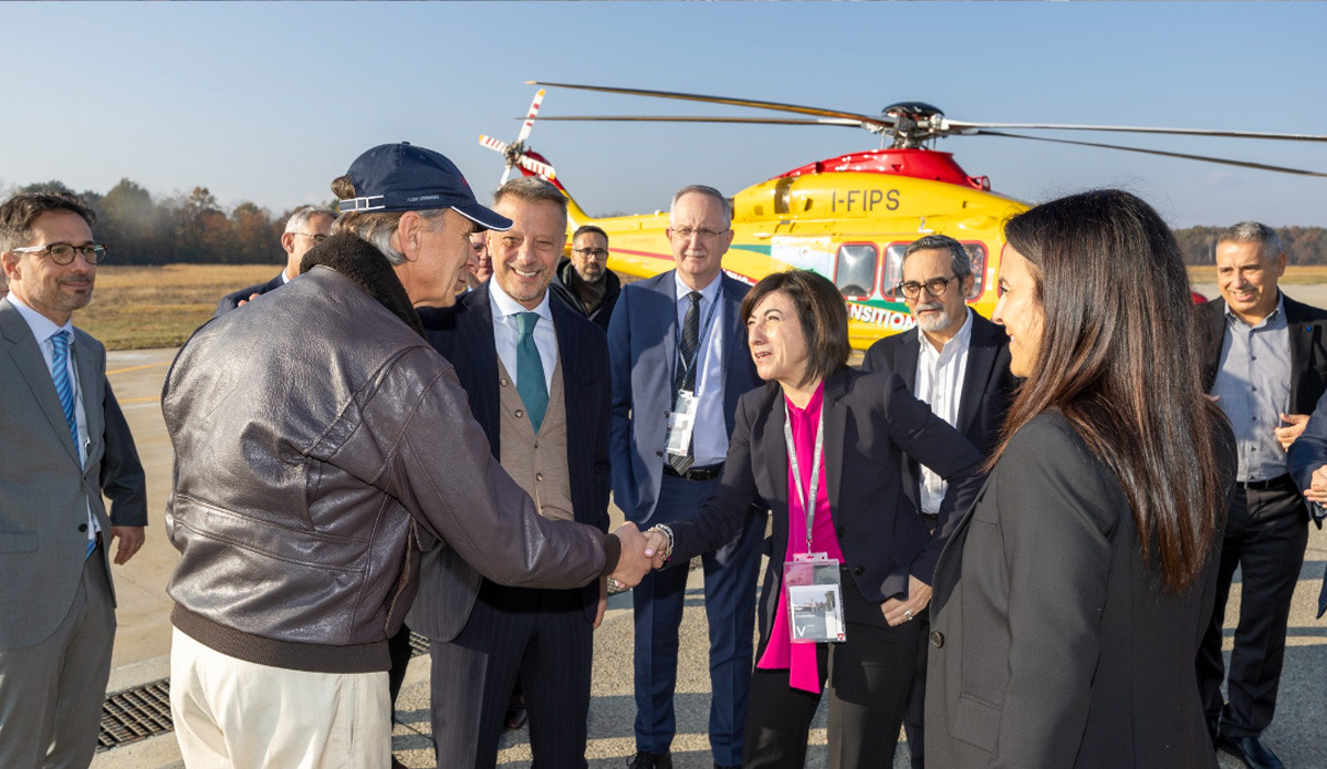 Leonardo e Pratt & Whitney primo volo di un elicottero AW139 alimentato esclusivamente da carburante sostenibile al 100%. utilizzo del Sustainable Aviation Fuel (SAF)