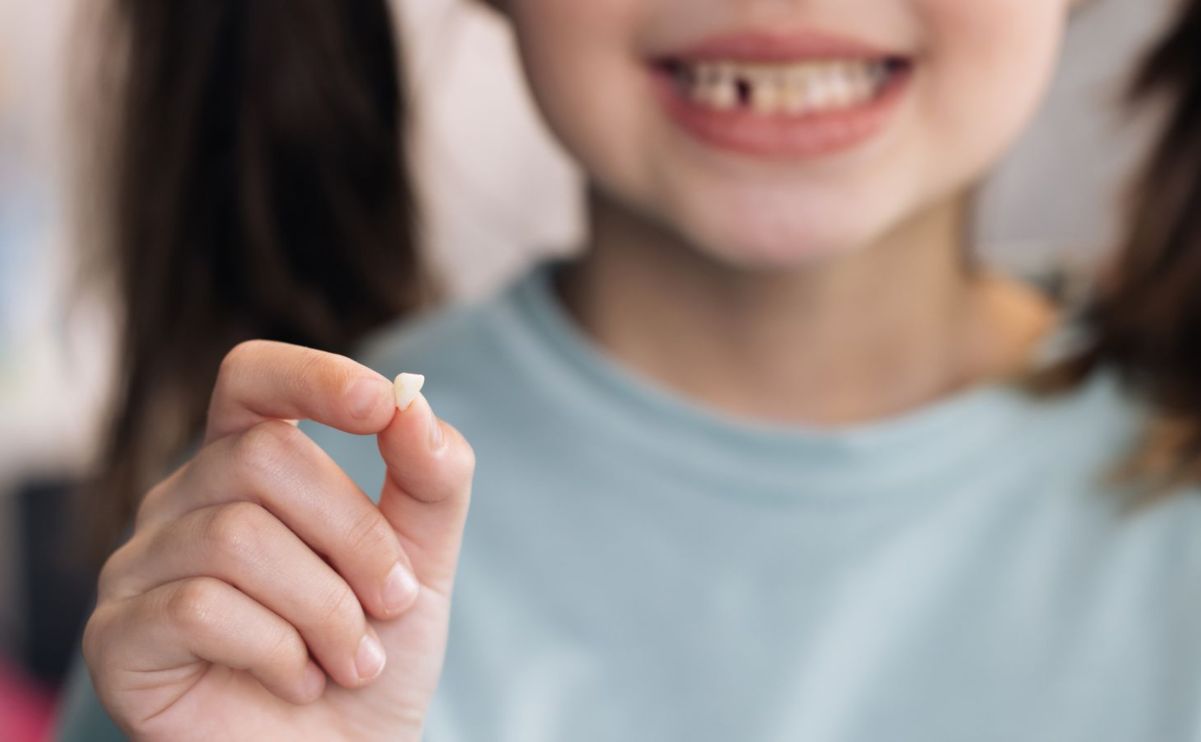 100 dollari, videogiochi, IPhone e gioielli: gli stravaganti doni ai bambini da parte della fatina dei denti