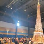 Uomo costruisce modello di Torre Eiffel con più 700.000 fiammiferi in 8 anni ma gli viene rifiutato il record mondiale