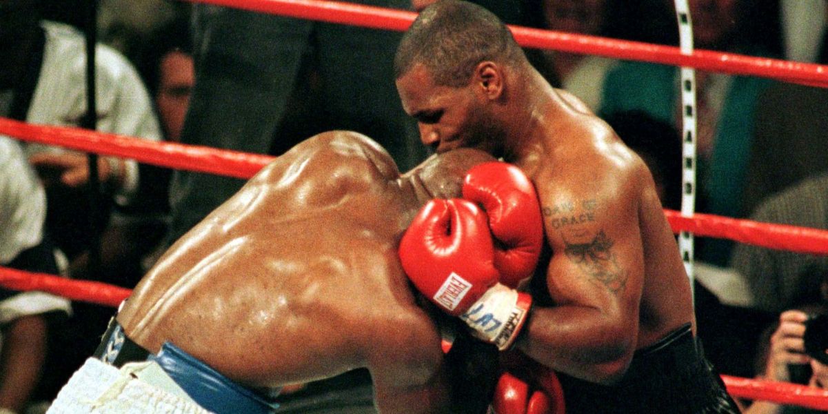 Mike Tyson sferra un colpo da KO con le orecchie commestibili alla cannabis, in omaggio al suo incontro più famoso