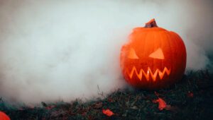 Halloween: Storia di un'antica festa tra spiriti e dolcetti Origini di Halloween: Scopri la storia di questa festa antica e misteriosa che affonda le radici nelle celebrazioni celtiche di Samhain.