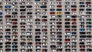 USA - Auto nuove sotto 30.000 euro: ecco perché stanno scomparendo Nissan taglia 9 mila posti di lavoro ossia il 20% della forza lavoro perchè la crisi dell'auto si sta allargando anche a Oriente.