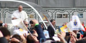 Il Papa e la sicurezza nei viaggi del Giubileo Il Papa e la sicurezza nei viaggi del Giubileo. La responsabilità va alla Gendarmeria Pontificia e le Guardie Svizzere più le polizie locali!