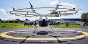Fallimento taxi volanti: i casi di Volocopter e Lilium evidenziano le sfide economiche e regolatorie del settore eVTOL.