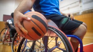 Aiuti e soldi in più ai disabili per il 2025 cosa vuol dire? Vuol dire, ad esempio, detrazioni fino ai 30 anni, fondi per i caregiver!