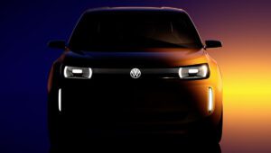 Volkswagen svela la nuova auto elettrica economica: il modello ID.1 in arrivo Volkswagen auto elettrica economica: Volkswagen presenta un nuovo EV entry-level a 20.000 € con lancio globale e produzione mondiale nel 2027.