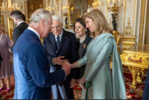 Re Carlo ha un ruolo politico? 2023-05-05_Mattarella_a_Londra_per_la_cerimonia_di_incoronazione_delle_Loro_Maestà_Re_Carlo_III_e_la_Regina_Camilla_53482