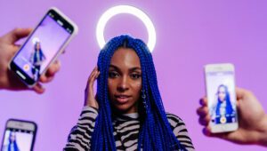 Social e regole per pubblicare le foto degli altri quali sono? Per prima cosa si deve chiedere il permesso sempre!