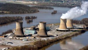 Energia nucleare e AI: Le Big Tech investono in reattori nucleari per alimentare i data center e ridurre le emissioni di carbonio.