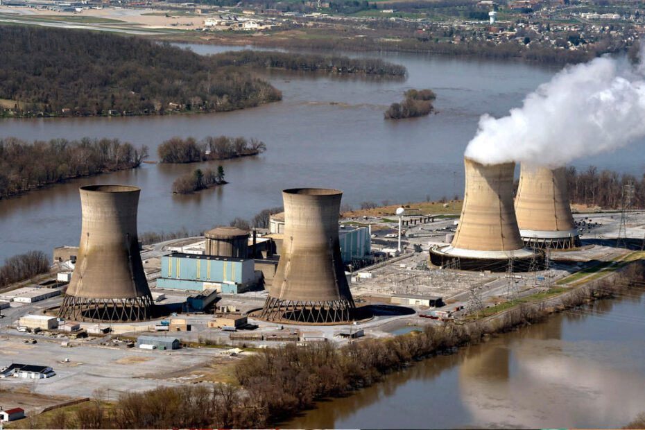 Energia nucleare e AI: Le Big Tech investono in reattori nucleari per alimentare i data center e ridurre le emissioni di carbonio.