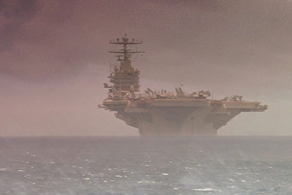 Tecnologie navali Leonardo in mostra a Sea-Air-Space 2024: elicotteri, droni, radar e sistemi elettronici per le operazioni marittime.