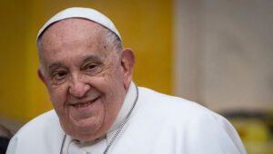 Papa Francesco è morto a 88 anni, lasciando un’eredità di umiltà e riforma che ha trasformato la Chiesa cattolica.