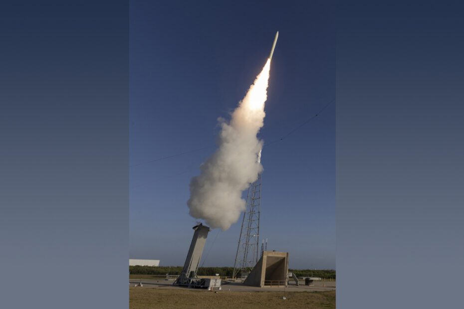 Naval hypersonic missiles: the US Navy successfully tests the cold gas launch of the CPS, ushering in a new era of strategic deterrence.