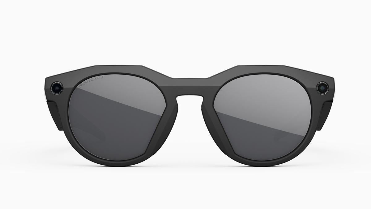 Occhiali intelligenti Oakley: Meta lancia il modello HSTN pensato per atleti, con AI, video 3K e autonomia potenziata.