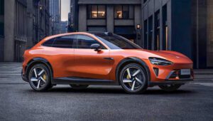 Xiaomi YU7, 200 mila ordini in tre minuti: il crossover cinese che fa tremare la concorrenza Xiaomi YU7: 200 mila ordini in tre minuti, ma i clienti dovranno attendere oltre un anno per ricevere il crossover elettrico cinese.